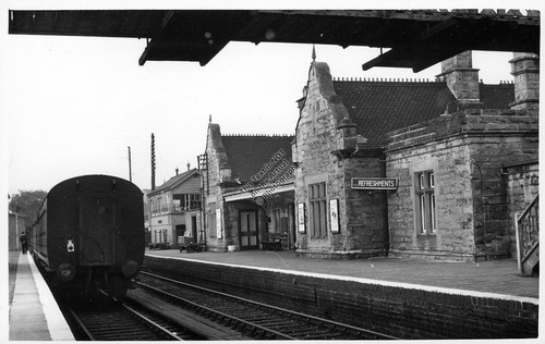 Bridgnorth train station - train,