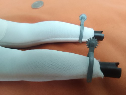Scale metal cowboy spurs - 1/6,