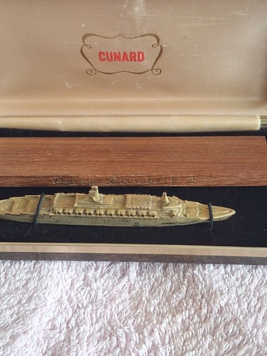 Cunard queen elizabeth - 2, brass