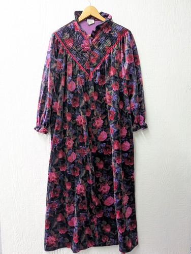 Vintage appel floral velvet - floral,