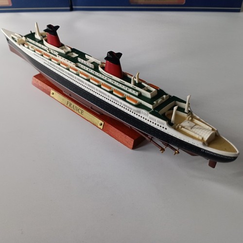 1250 alloy diecast cruise - 1:1250,