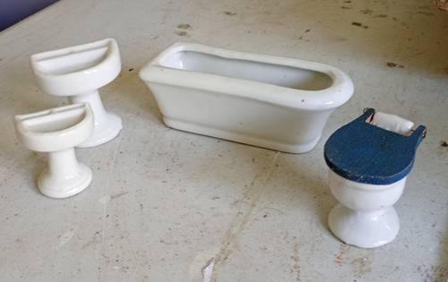 Vintage dolls house - vintage, bathroom