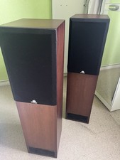 Castle Chester elegant wood floor stander