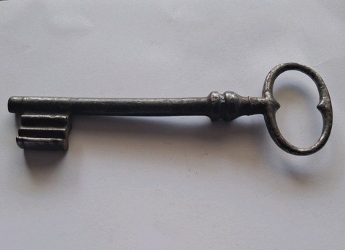 French key chateau or - , key.