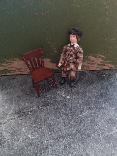 Child scale wooden - 1/12,