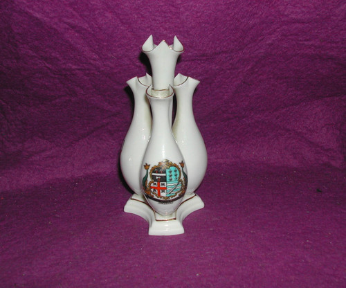 Goss crested china pompeian - crested,