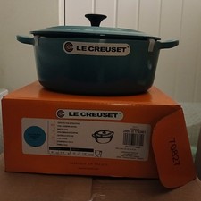 Le Creuset 25cm Oval Cast Iron