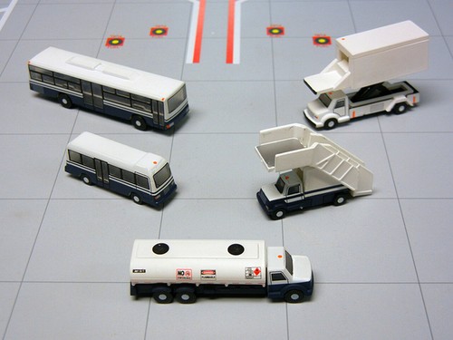 200 airport service vehicles - 1/200,