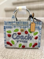 🍒 NWT COACH Cargo Mini