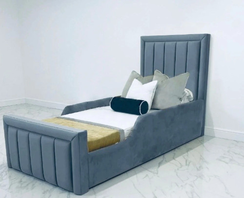 New panel kids bed - new, plush