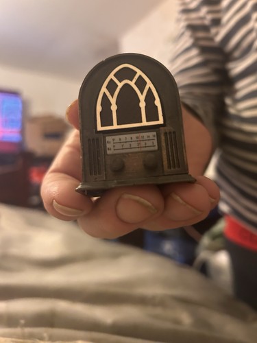 Old fashioned radio shaped - radio,