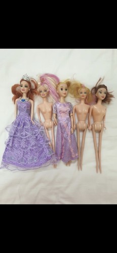 Mixed dolls bundle - 5,
