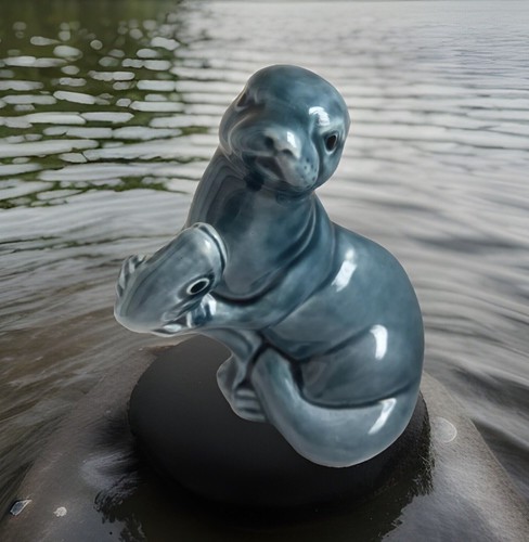 Poole pottery cute otter - cute, with