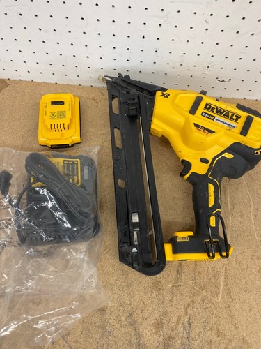 Dewalt 20v max gauge - xr, 15-gauge