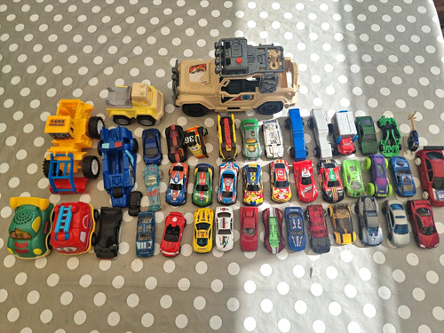 Job lot toy cars bundle - 45,