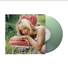 Sabrina Carpenter Short N'