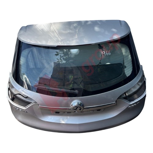 Vauxhall insignia design - vauxhall,