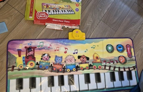 Giant floor piano - giant,
