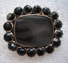 Beautiful antique Georgian Gold filled Mourning brooch with faceted Jet stones