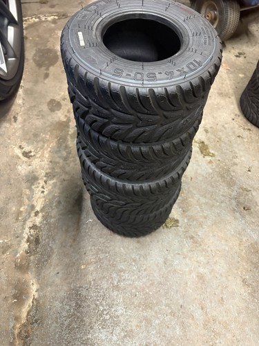 Mojo wets laps old - old, for