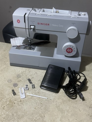 Singer 4411 sewing machine - 4411,