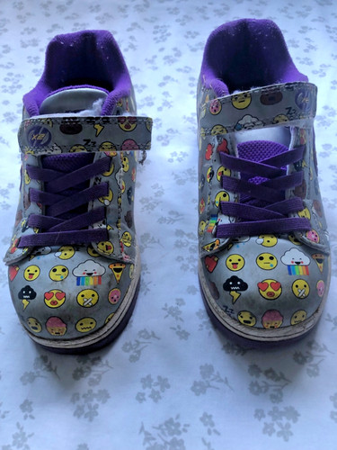 Girls emoji heelys - emoji, size