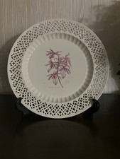 LEEDS CREAMWARE FLOWER PLATE - 11 INCHES.