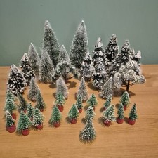 40 Bottle Brush Christmas