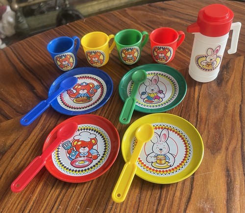 Piece tin plastic - &,