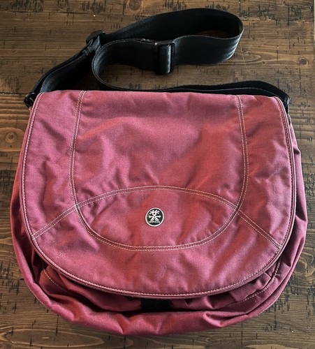 Red crumpler messenger bag - messenger,