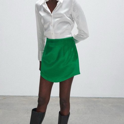 Bnwt zara green satin mini - zara,