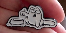Simons Cat Needs Food Enamel Pin Badge Cute  Animated Cat Nostalgia Gift Idea ❤️
