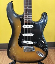 (Fender) 1977 Stratocaster Vintage Electric Guitar From Japan With Hard Case