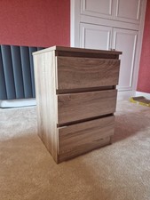 Malvern Oak Effect 3-Drawer Bedside Table Cabinet.