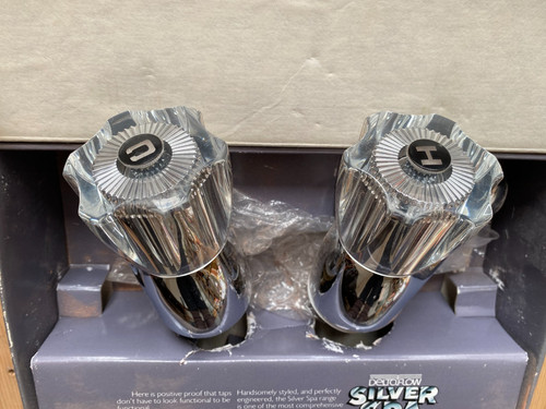 Vintage bathroom tap set