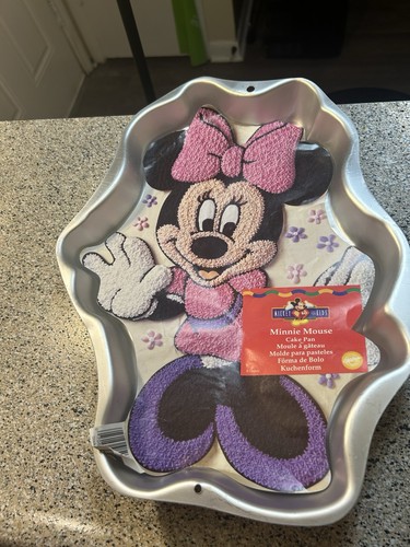 Wilton minnie mouse shaped - wilton,
