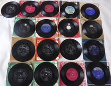 Lot: 17 X Early 1960's Groups 7" SINGLES- Hollies/Johnny Kidd/Searchers/Merseys