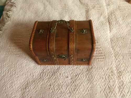 Delightful vintage little - delightful,