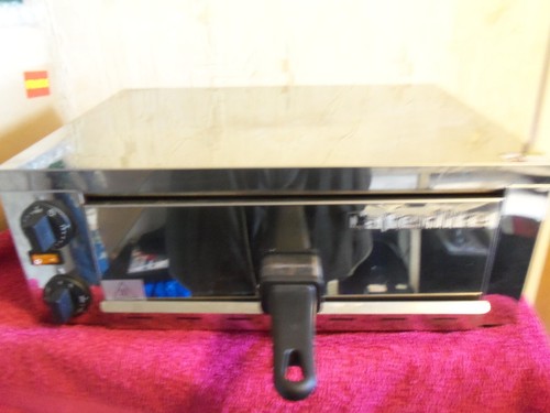 Table top pizza oven - top,