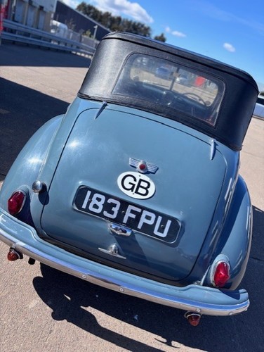 Morris minor split screen - split,
