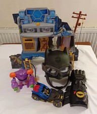 3 In 1 Batcave PlaySet Bundle. Mask & Gauntlet, Rally Car. Joker in Tech Armour