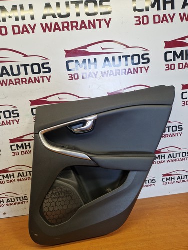 Volvo v40 right - right, rear