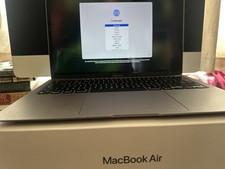 Apple MacBook Air 13-inch M1