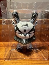 DUNNY KIDROBOT THE HUNTED BY