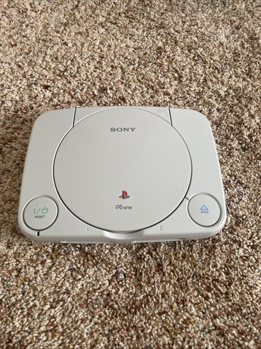 Sony playstation slim one - 1,