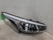 2013 KIA CEED Drivers Right Front Halogen Headlight Assembly 92102A2460