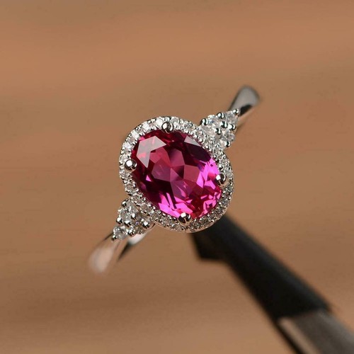 Oval cut pink sapphire - 2.50,