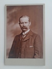 CABINET CARD: Handsome Man