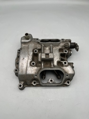 Suzuki dr750 valve cover - suzuki,