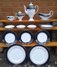WEDGWOOD “RENAISSANCE BLUE” PART TEA SERVICE SELECTION.